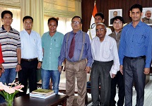 The Governor of Arunachal Pradesh Shri JP Rajkhowa with a delegation of Panchayati Raj Institution from Monigong-Pidi Anchal Samity, West Siang District led by Shri Tachi Hemi, Zilla Parishad Member at Raj Bhavan, Itanagar on 24th June 2016